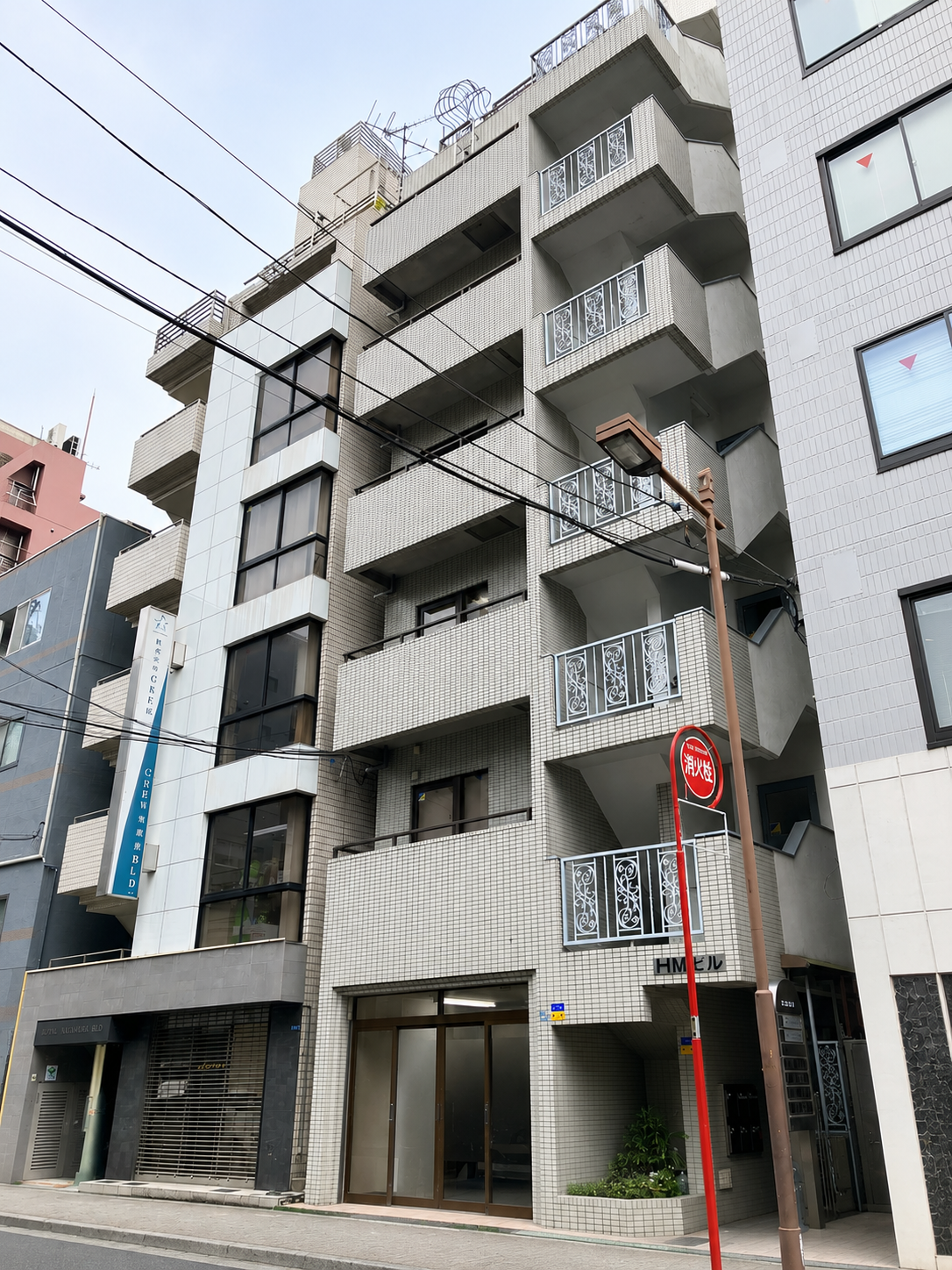 上野御徒町にある東京事務所の建物外観